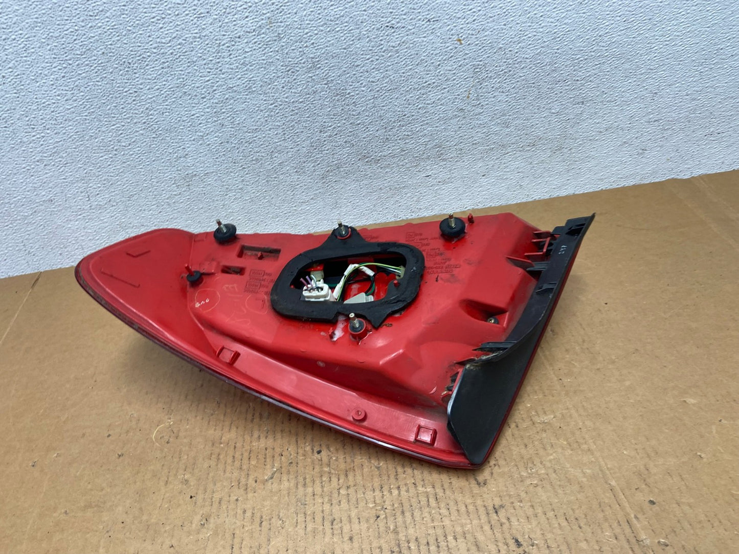 2003-2004 Infiniti G35 Left Driver Lh Side Tail Light AE0525 LK5