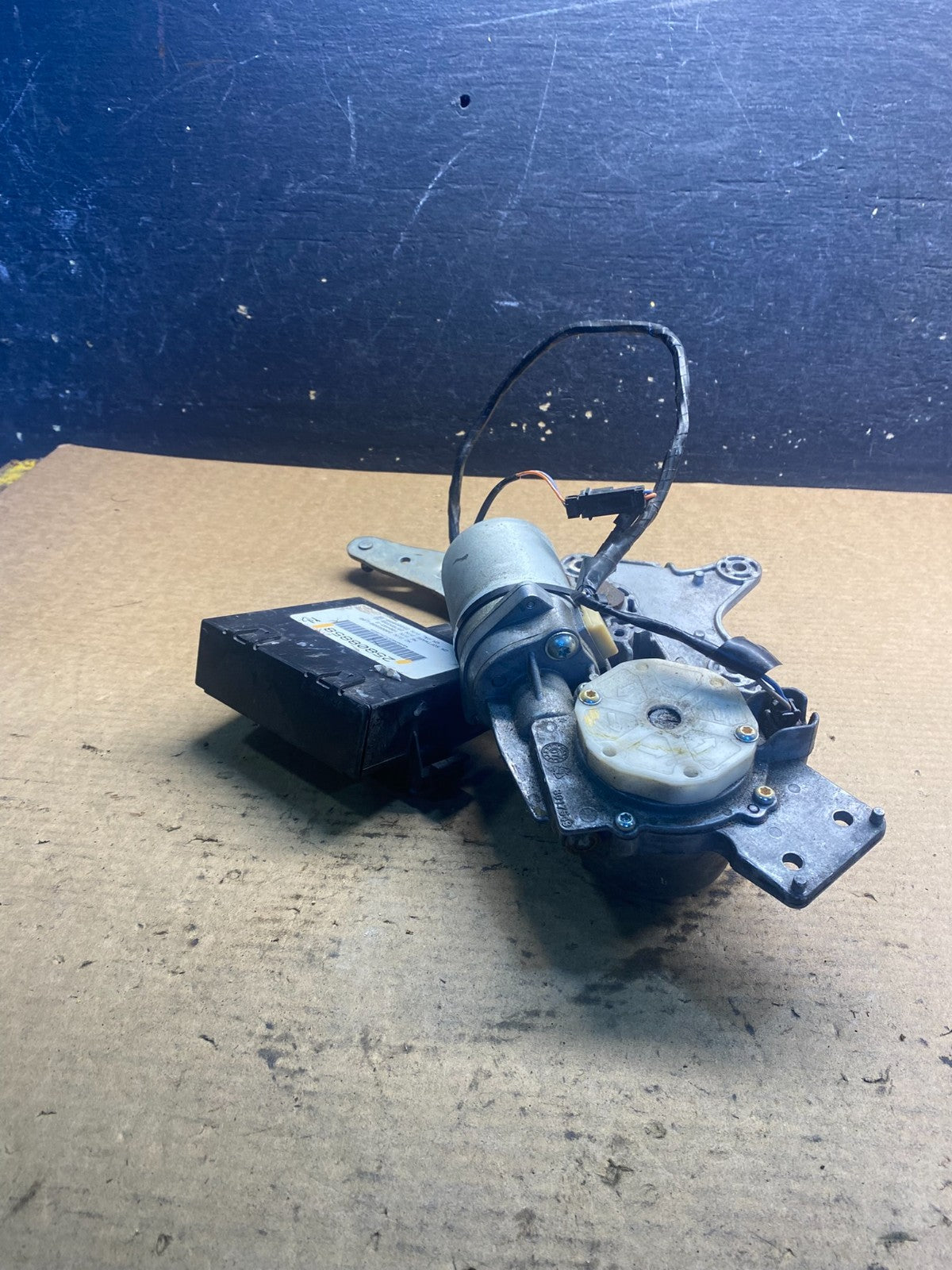 2007 2008 Acadia Enclave Escalade Suburban Liftgate Door Module Motor aa0730  DG3