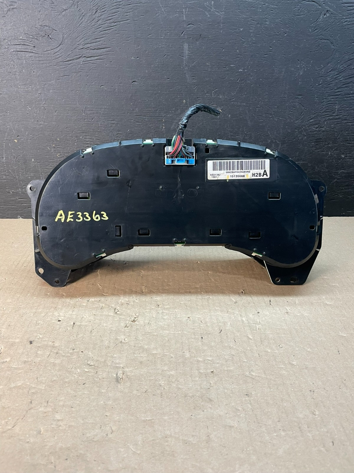 2003 to 2006 Chevrolet Silverado Yukon Cluster Gauge Speedometer AE3363 DG6