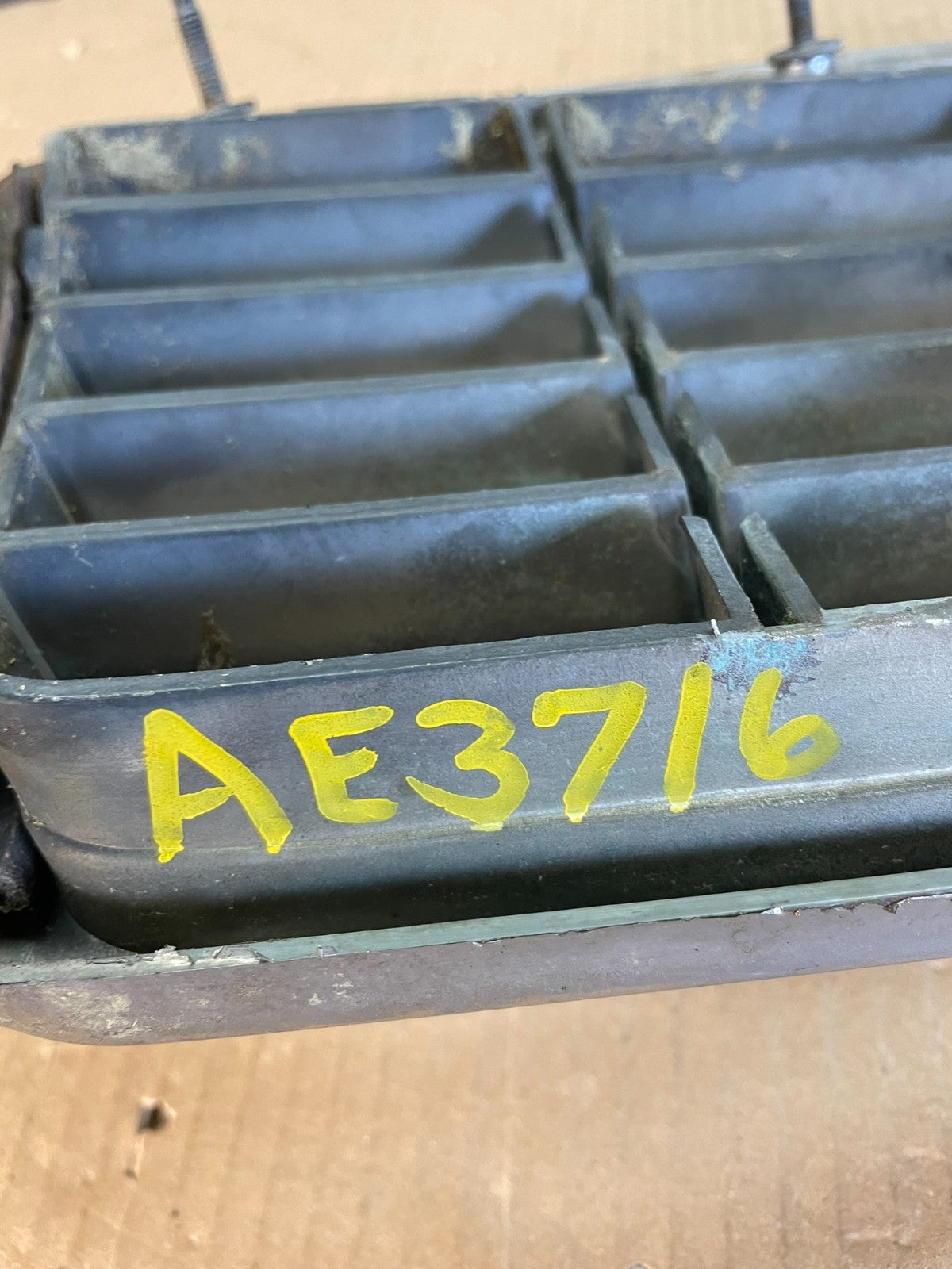 1992 to 1994 Cadillac Eldorado Front Grill Grille AE37165