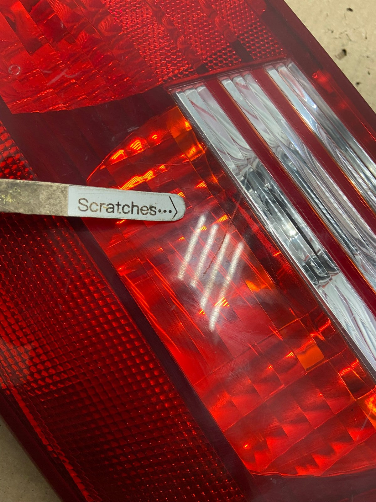 2004-2005 Toyota Sienna Right Passenger RH Side Inner Tail Light AF2850 LK3