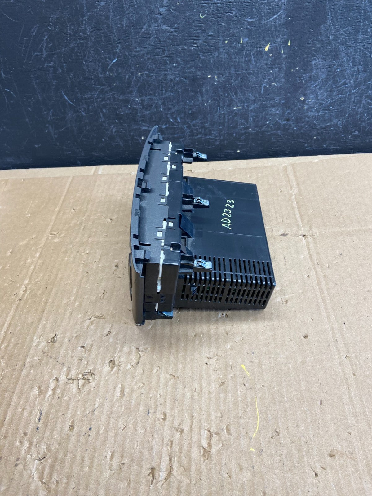 2002 - 2003 Lexus ES300 Center Dash A/C AC Heater Climate Control Unit AD2323 DG2