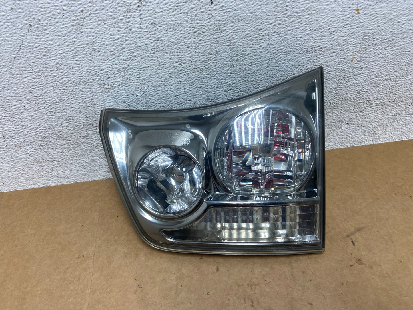 2004 to 2009 Lexus Rx350 RX330 Right Passenger Inner Tail Light AE3114 LK0
