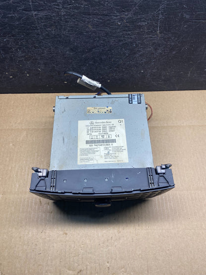 2008-2011 Mercedes W204 C300 C350 Navi Command Radio DVD CD Audio AG9521 DG3