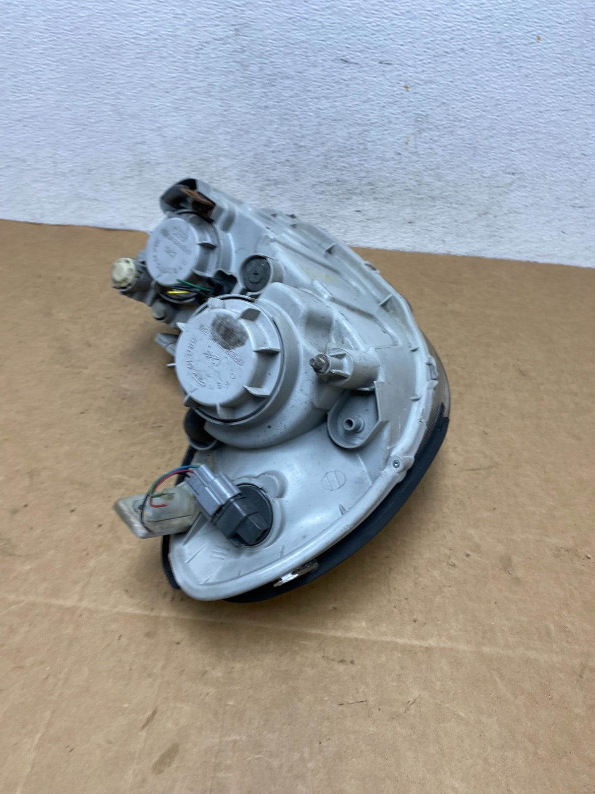 2002 to 2005 Hyundai Sonata Left Driver LH Side Headlight Halogen AD4625 DW8