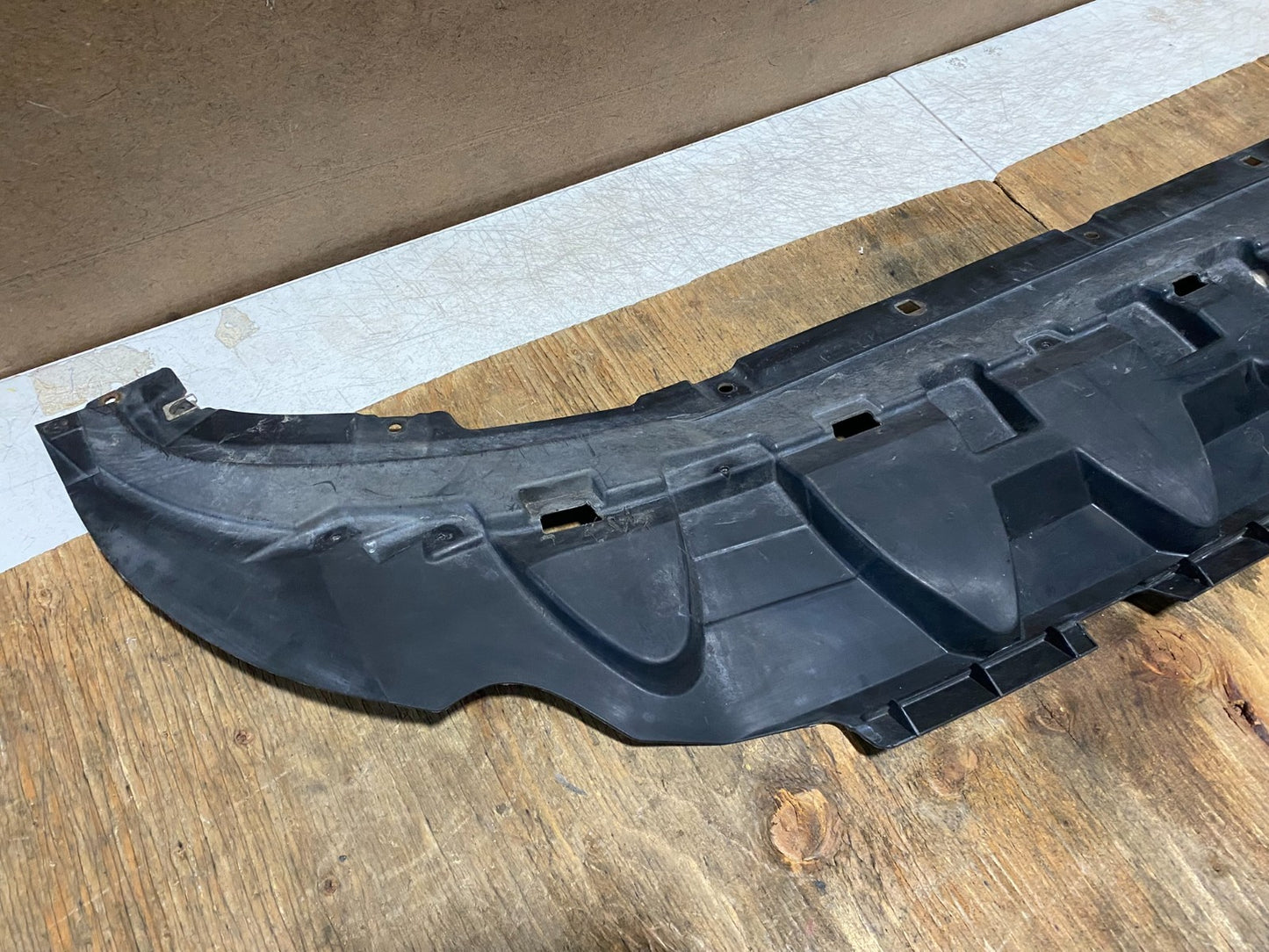 2017 to 2022 Audi Q7 Front Bumper Under Tray Cover 4M0807611A AE86051