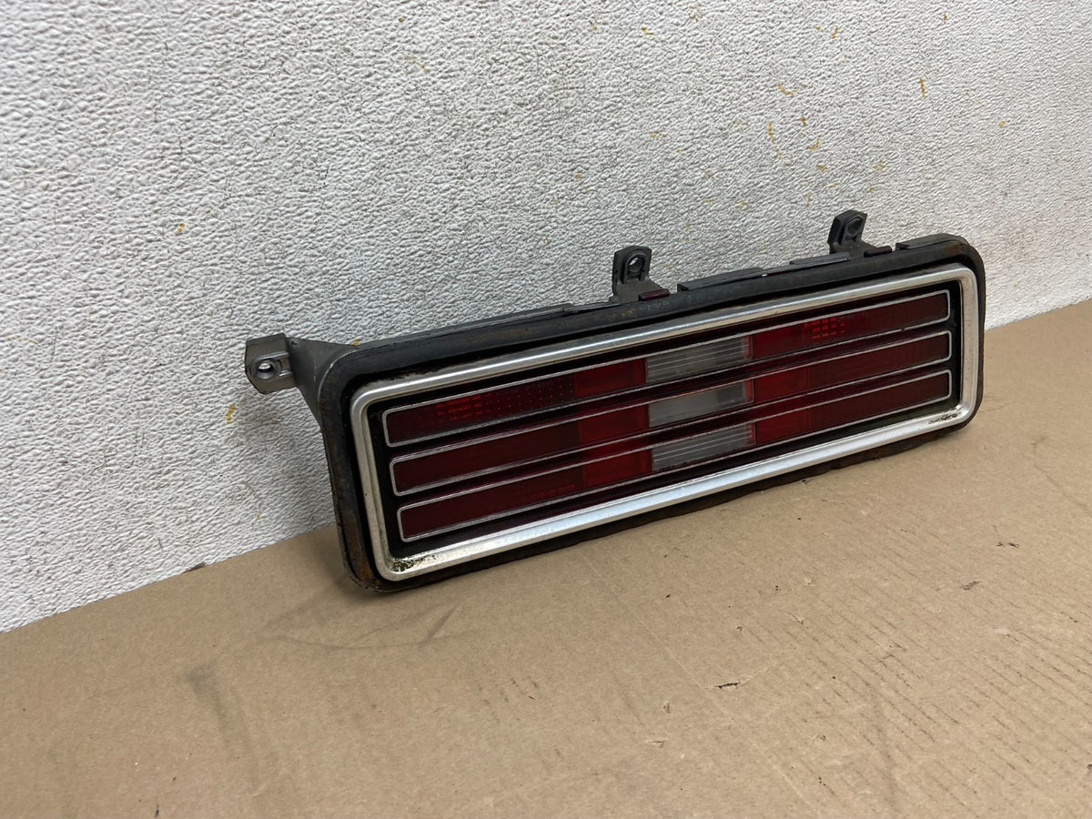 1975 to 1977 Pontiac Ventura Right Passenger RH Side Tail Light ah6687 DG1