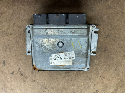 Nissan ECM ECU Computer Module Bem40h-700 nec024630 M97780