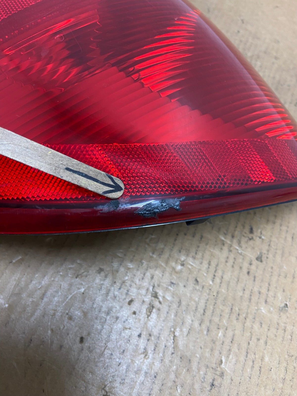 2004 to 2007 Dodge Grand Caravan Left Driver Lh Tail Light AE0523 LK4