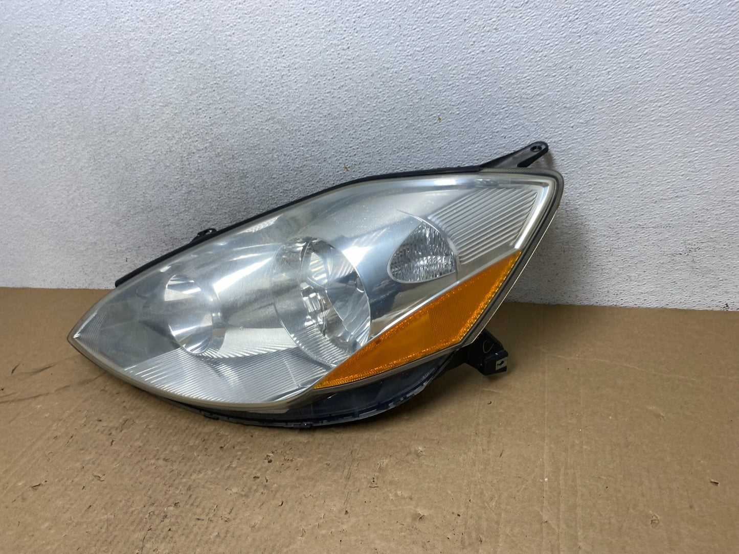 2006 to 2010 Toyota Sienna Left Driver Lh Side Headlight Halogen AG0556 DW1