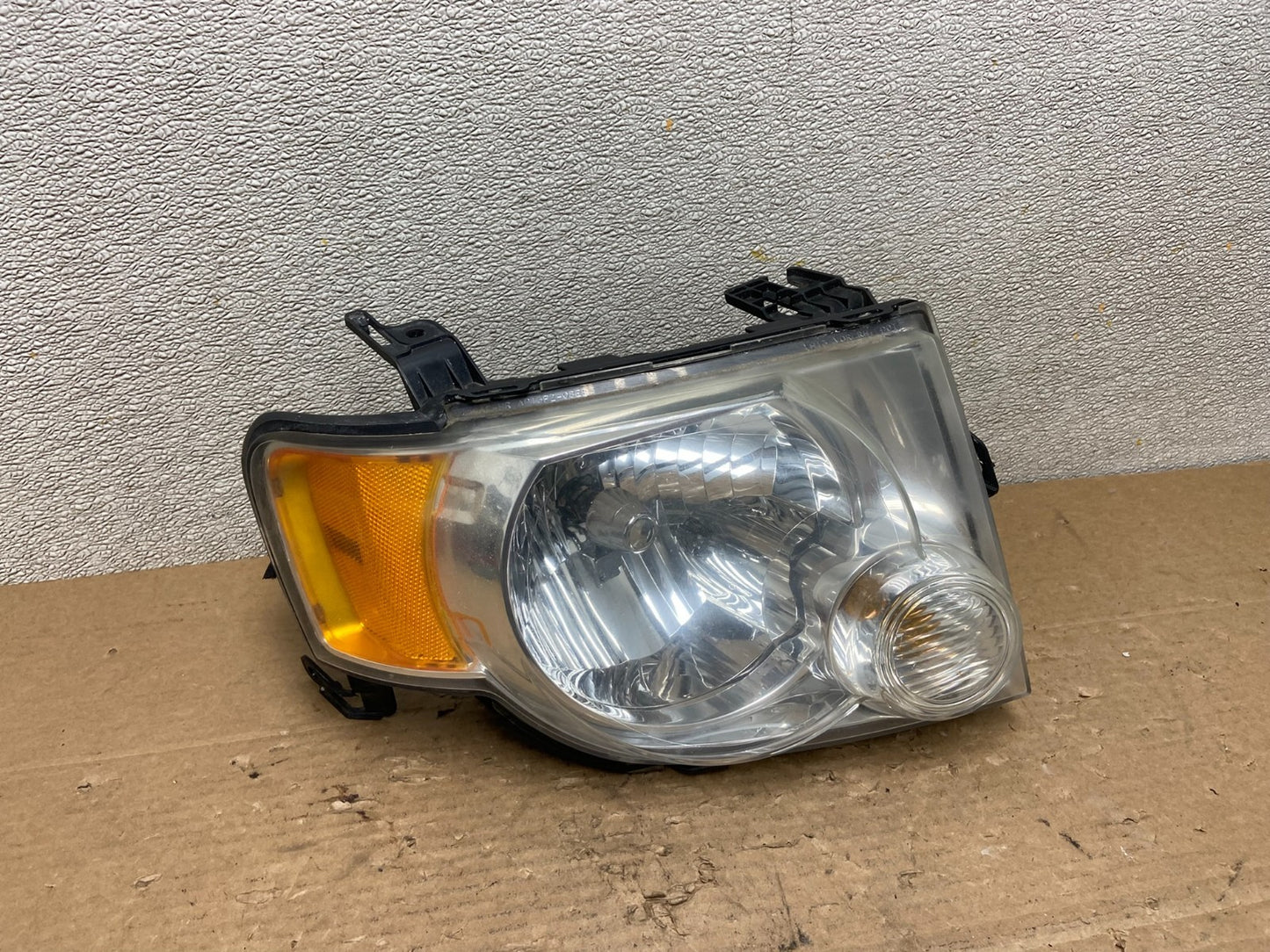 2008 to 2012 Ford Escape Headlight Right Passenger RH Side Halogen AB4890 DW0