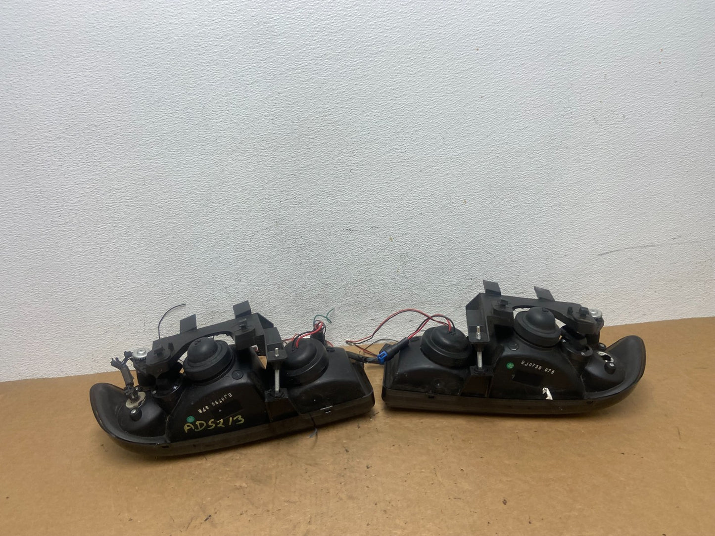 1998 to 2004 Chevrolet S10 Left+Right Set Side Headlights AD52137