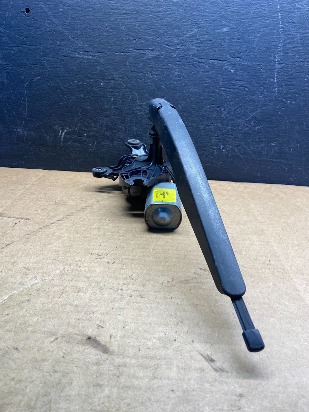 2011 to 2019 Ford Explorer Rear Windshield Wiper Motor AD7527 -DG2