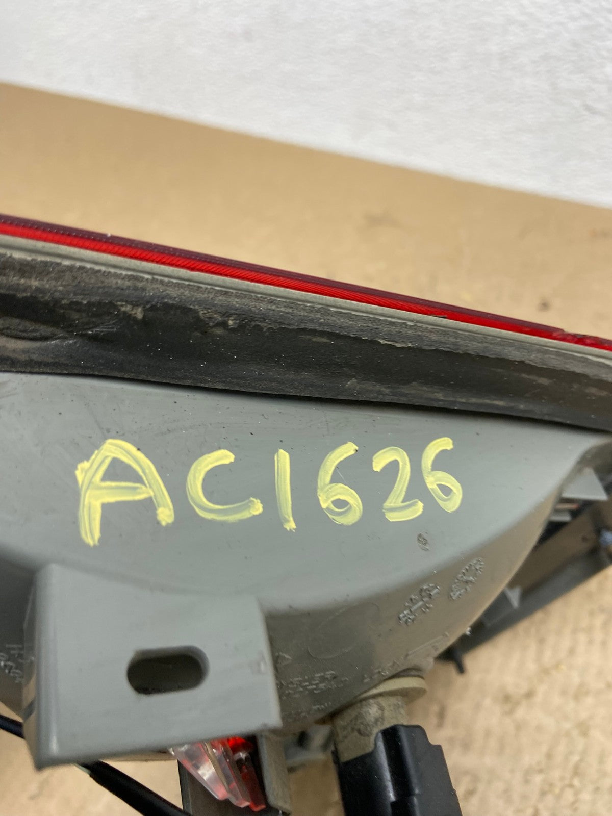 2011-2013 Jeep Grand Cherokee Left Driver Side Lh Inner Tail Light Oem AC1626 LK7
