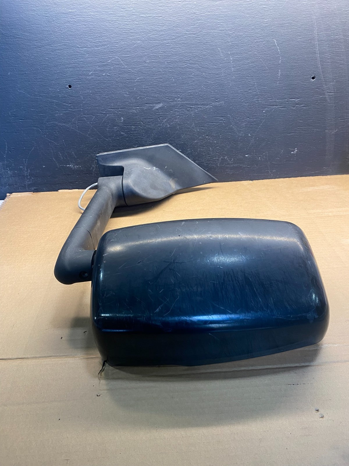 2003 2005 Chevrolet Express Savana Left Driver LH Side View Mirror AC8002 DG0