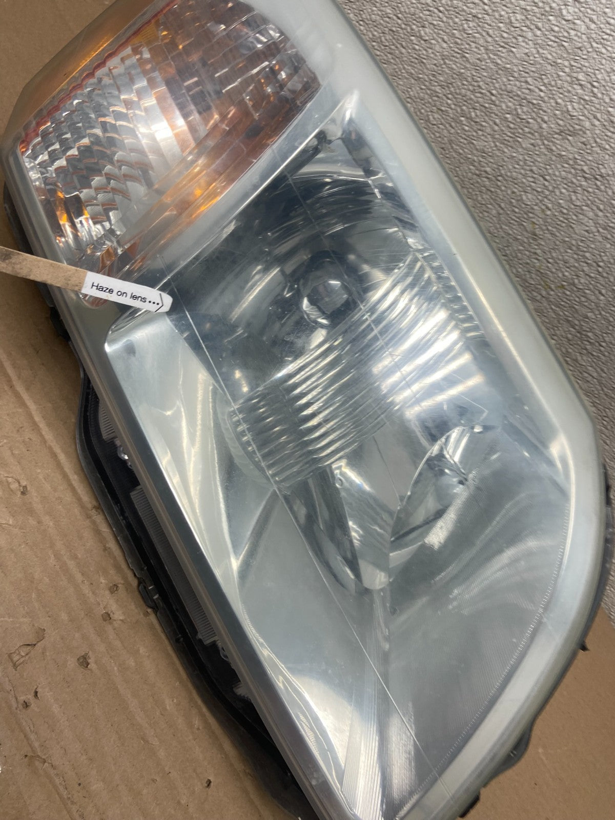 2004 - 2011 Mitsubishi Endeavor Headlight Right Passenger Rh Side Oem AA8713 DW4