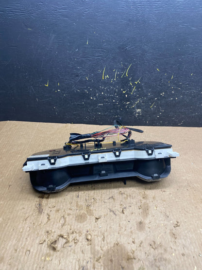 2002-2003 Nissan Pathfinder Xterra Cluster Speedometer Instrument OEM Z7334 DG5