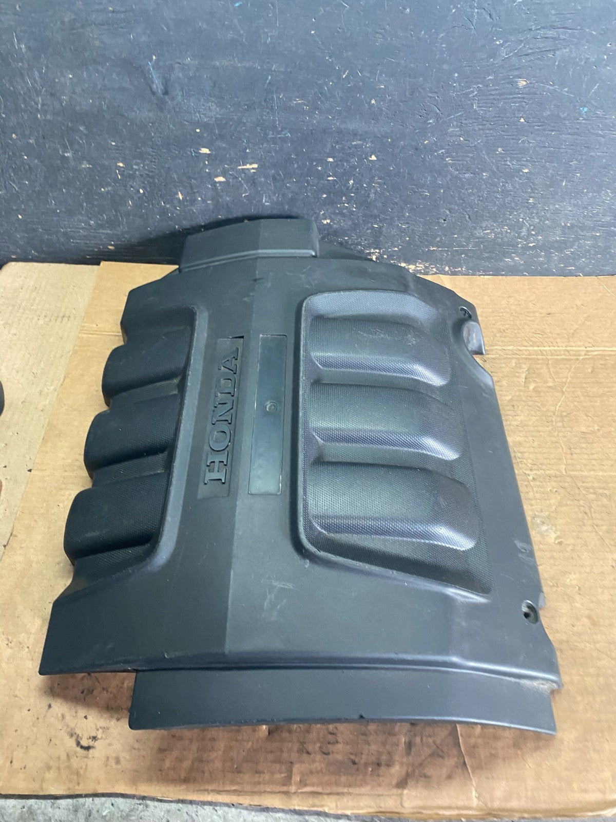 2005 to 2007 Honda Odyssey Black Engine Cover OEM Q8484 DG3
