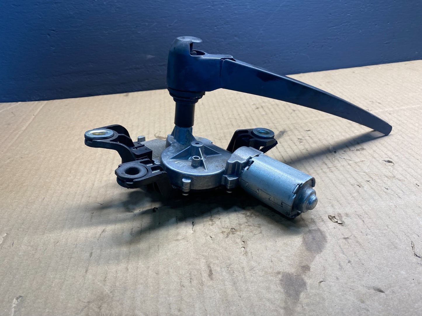 2011 to 2013 Volkswagen Jetta Rear Windshield Wiper Motor OEM AB4190 DG1