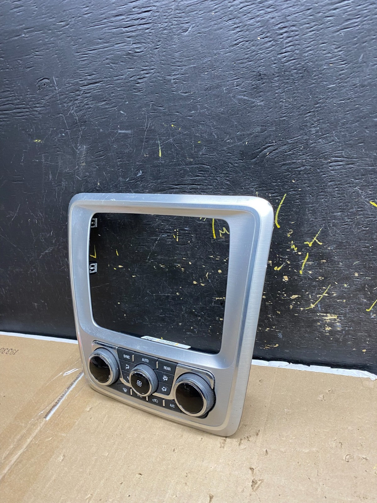 2013 - 2016 GMC Acadia A/C Heater Climate Control Radio Panel Bezel OE AB2091 DG1