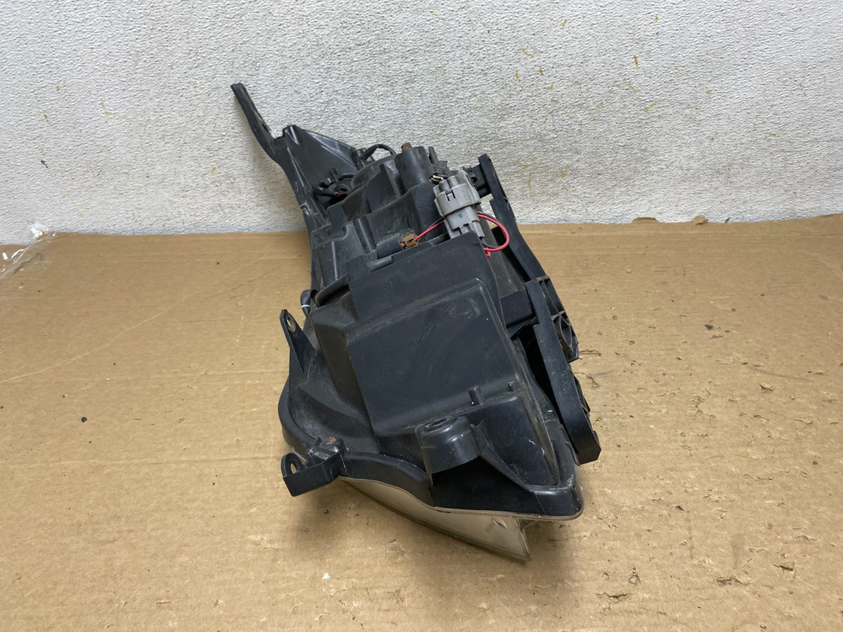 2009 - 2013 Subaru Forester Right Passenger Side Halogen Headlight AH9035 DW7