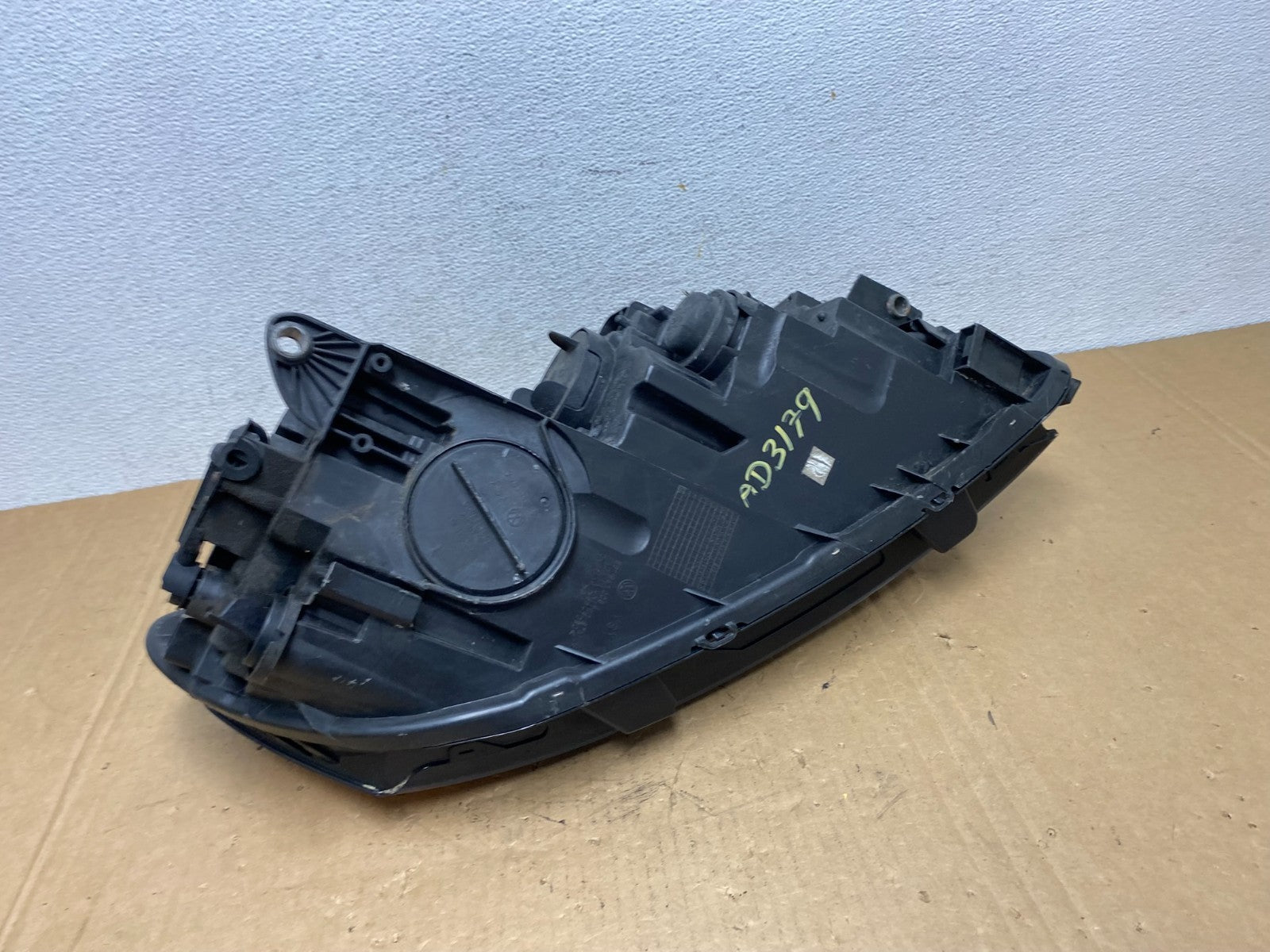 2012-2015 Volkswagen Passat Left Driver LH Side Halogen Headlight AD3179 DW7