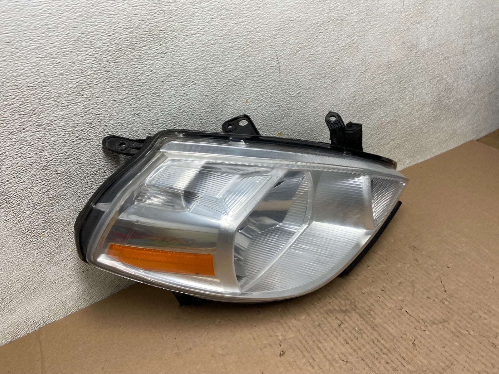 2008 to 2012 Nissan Versa Headlight Right Passenger Rh Side AB5995 DW2