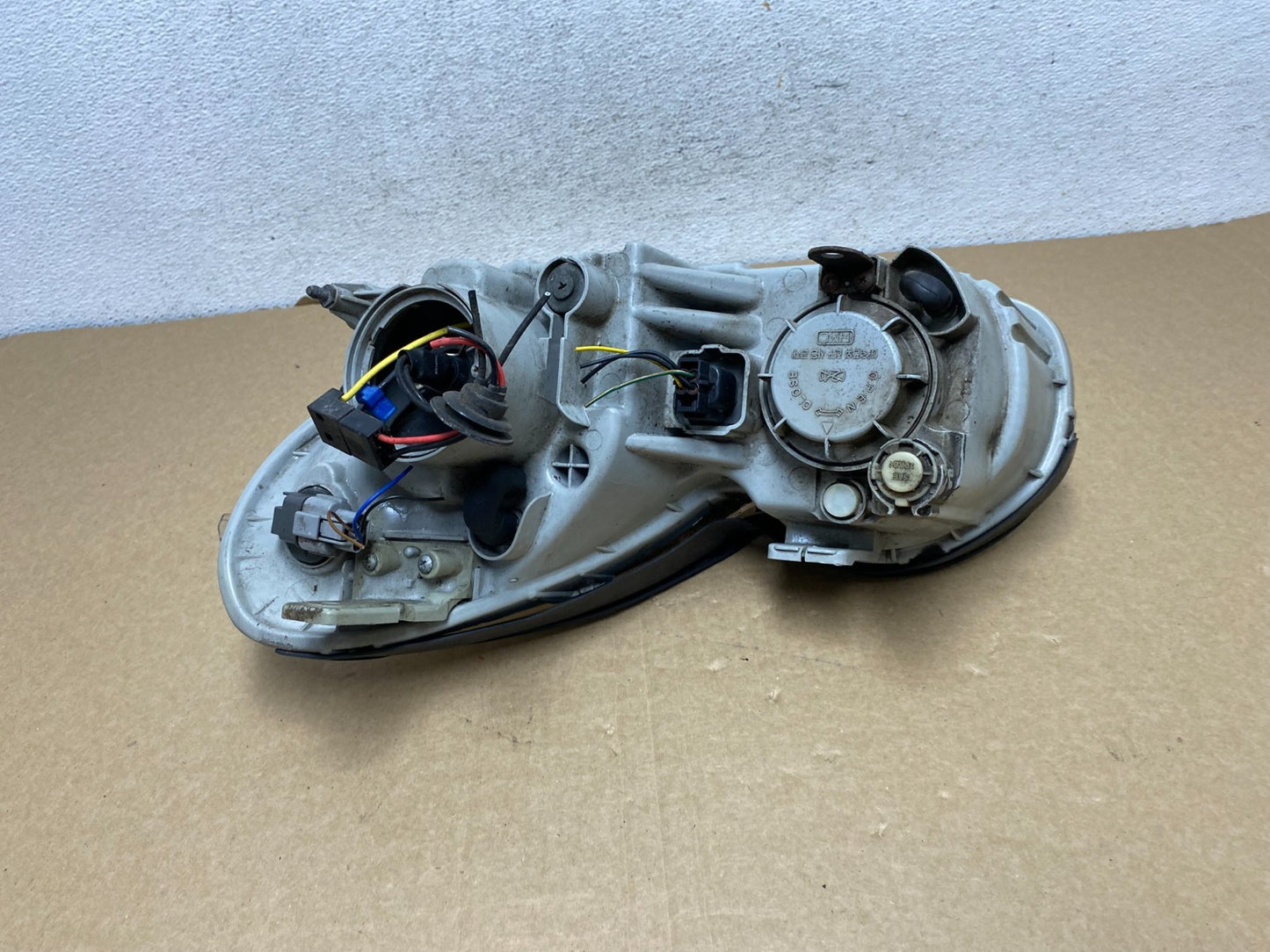 2002-2005 Hyundai Sonata Right Passenger Headlight Halogen AF7291 DW5