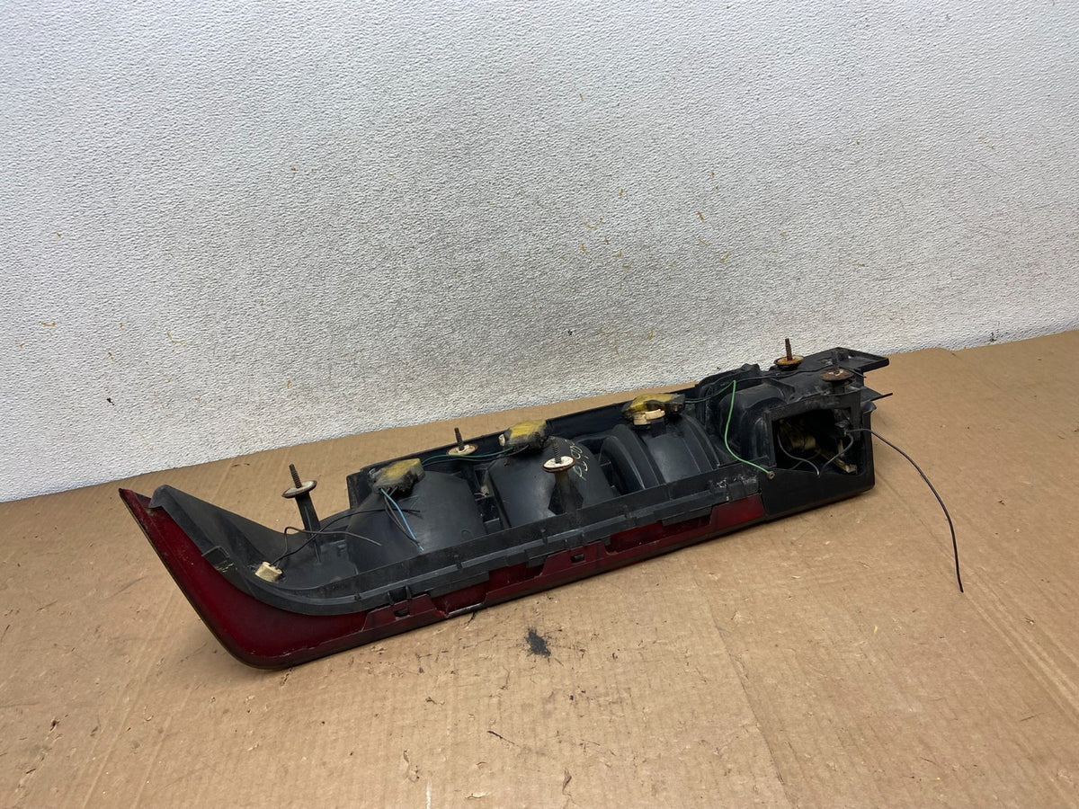 1982 to 1992 Chevrolet Camaro Right Passenger RH Side Tail Light AI9091 LK6