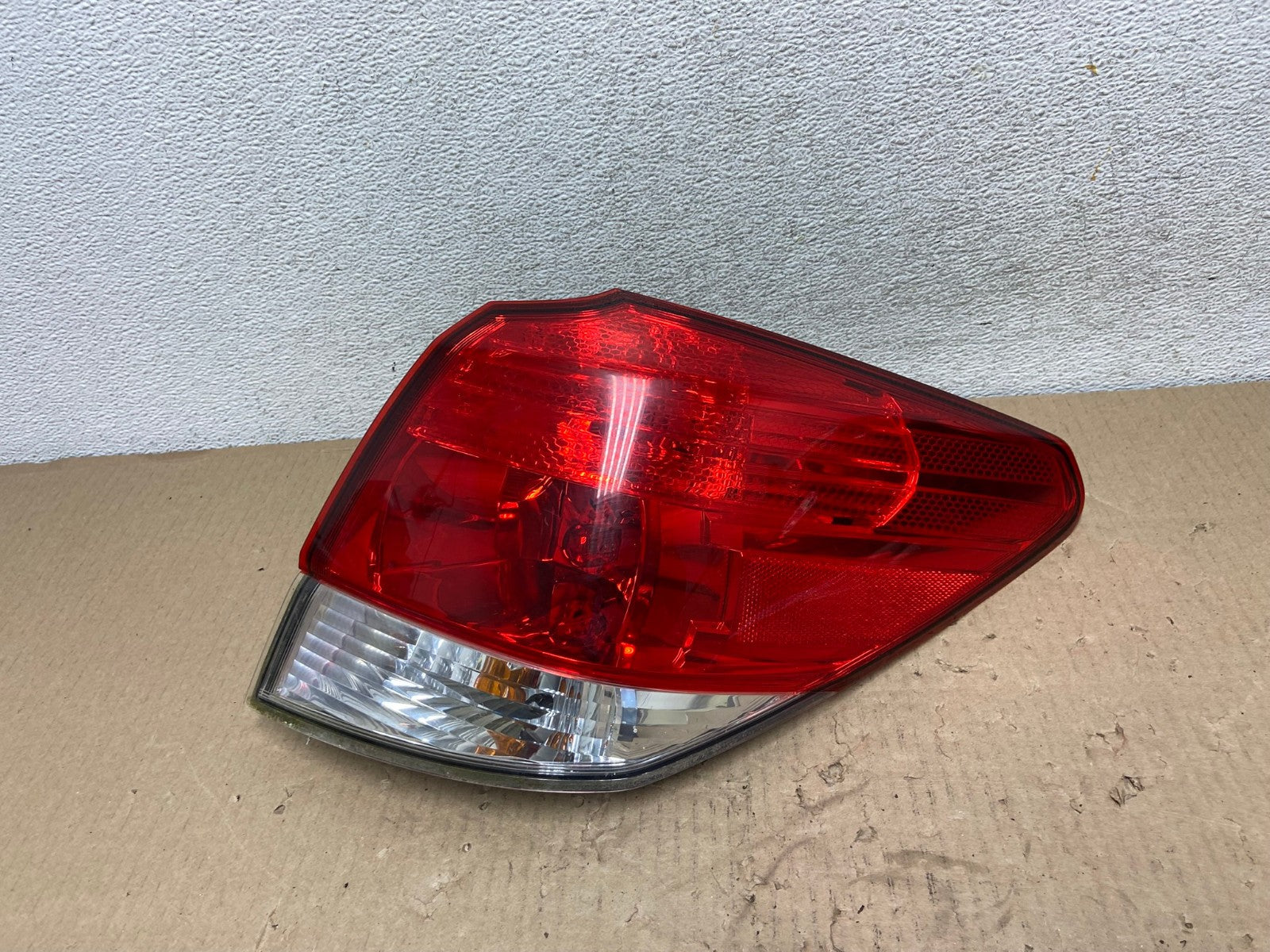 2010-2014 Subaru Outback Wagon Right Passenger Rh Side Tail Light AG5948 LK0
