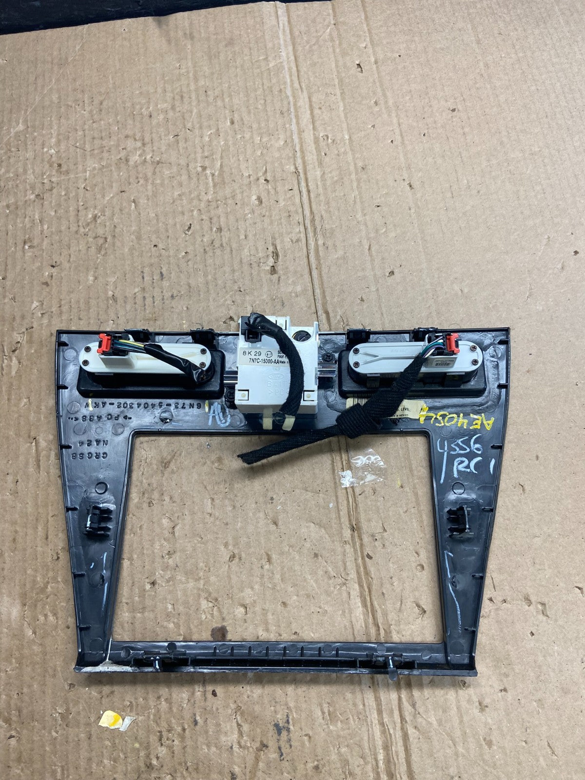 2006 to 2009 Ford Fusion Center Dash Radio Clock Bezel Trim ae4054 DG5