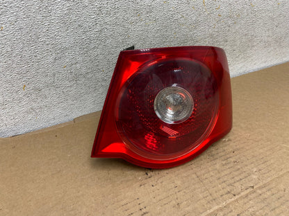 2005 2006 2007 Volkswagen Jetta Right Passenger Rh Side Tail Light AH7862 LK1