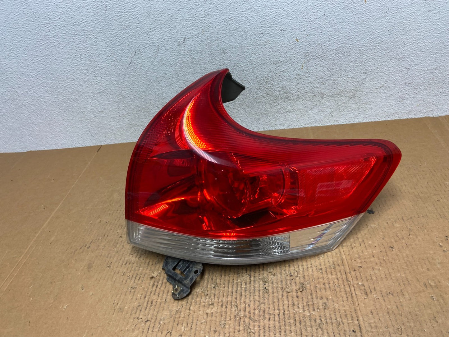 2009 to 2012 Toyota Venza Right Passenger RH Side Tail Light AE2776 DG0