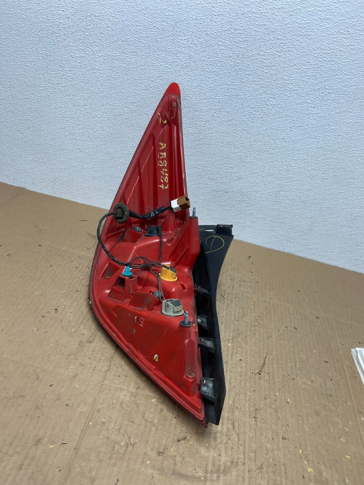 2007 - 2012 Nissan Versa Hatchback Right Passenger Side Tail Light AB8487 DW6