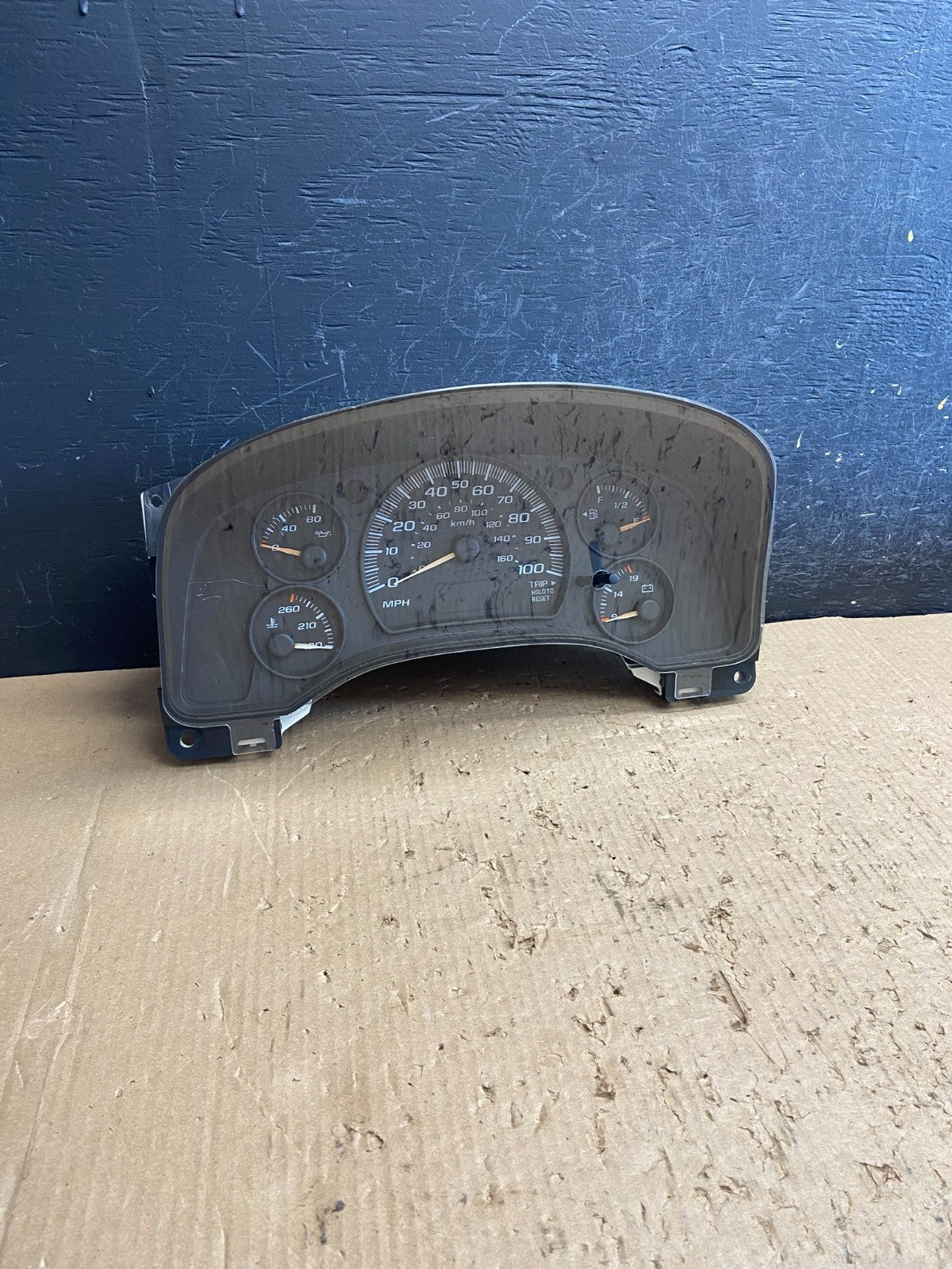 2004 to 2007 Chevrolet Express Speedometer Cluster Gauge AF1598 DG0