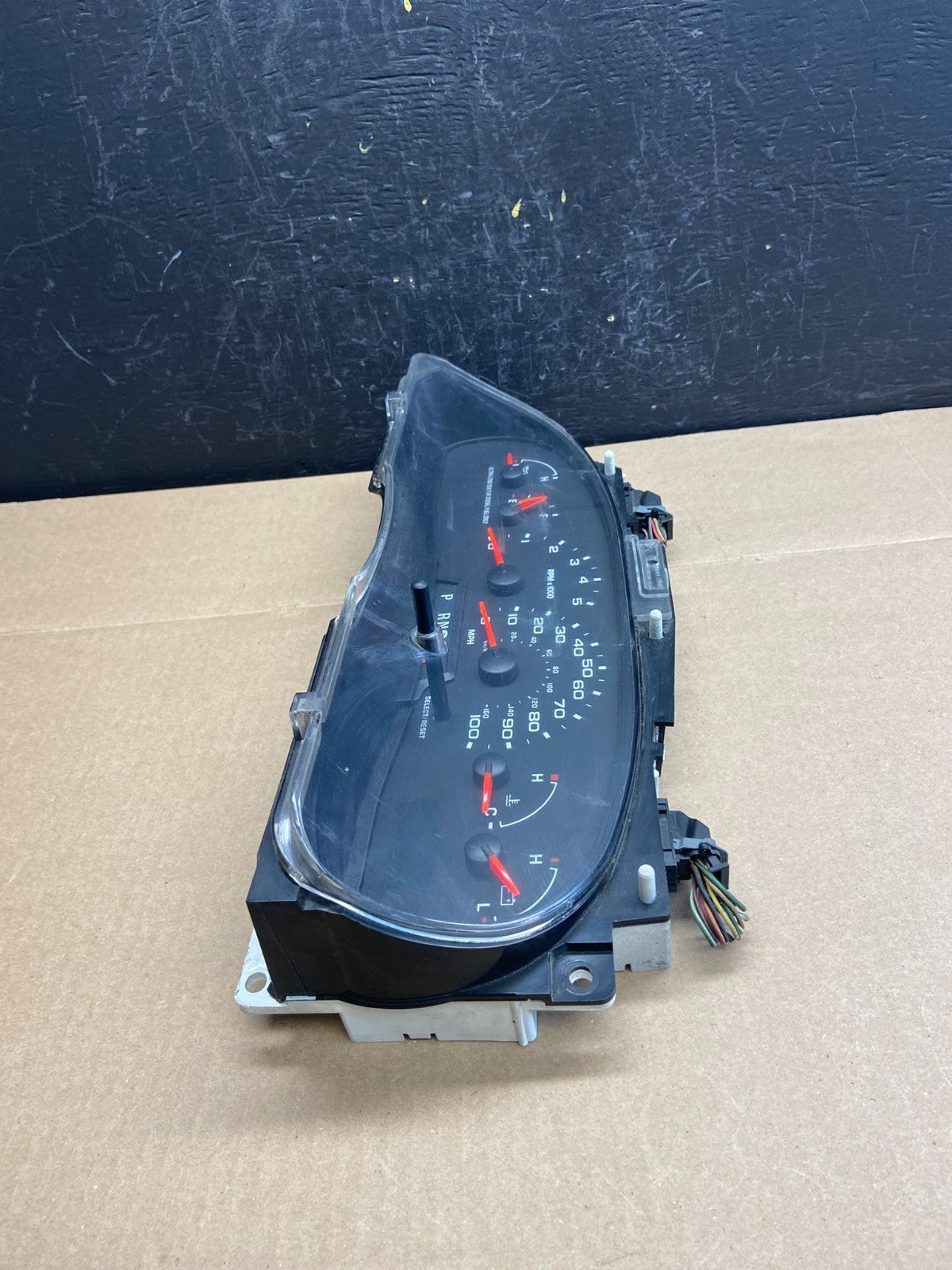 2004 to 2008 Ford E150 E250 E350 Gauge Speedometer Cluster AC60952