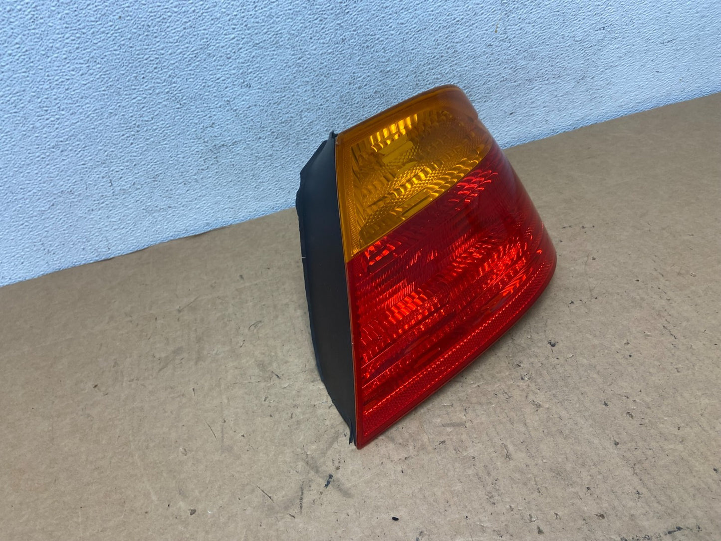 1999-2001 Bmw E46 325i 328i 330i Coupe Right Passenger Tail Light AD4772 DW2
