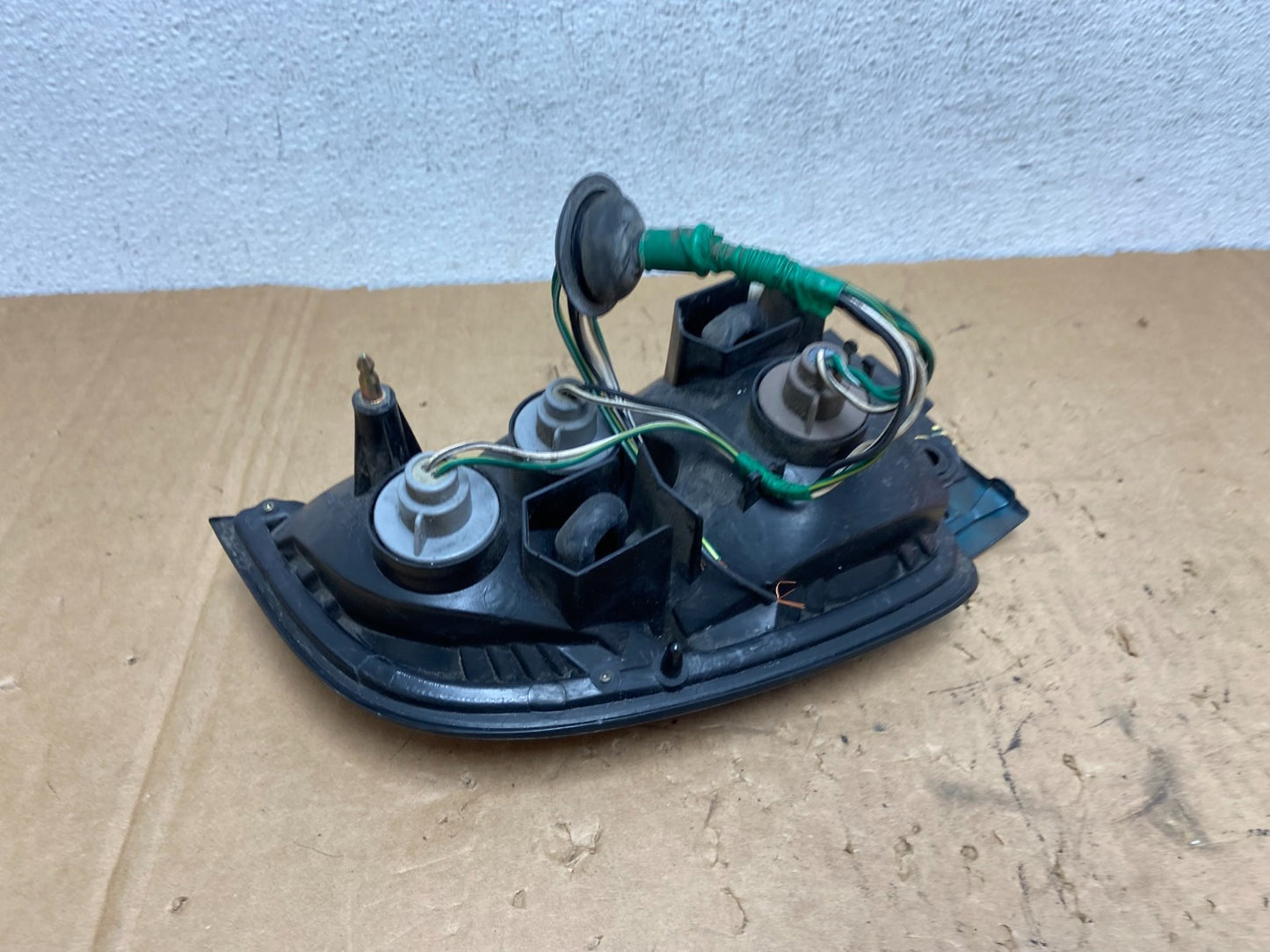 1996 - 1997 Toyota Rav4 Right Passenger Rh Side Tail Light AD3277 DW5