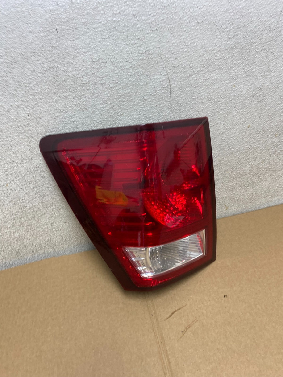 2007 2008 2009 2010 Jeep Grand Cherokee Left Driver Lh Tail Light Oem V0943 DW2