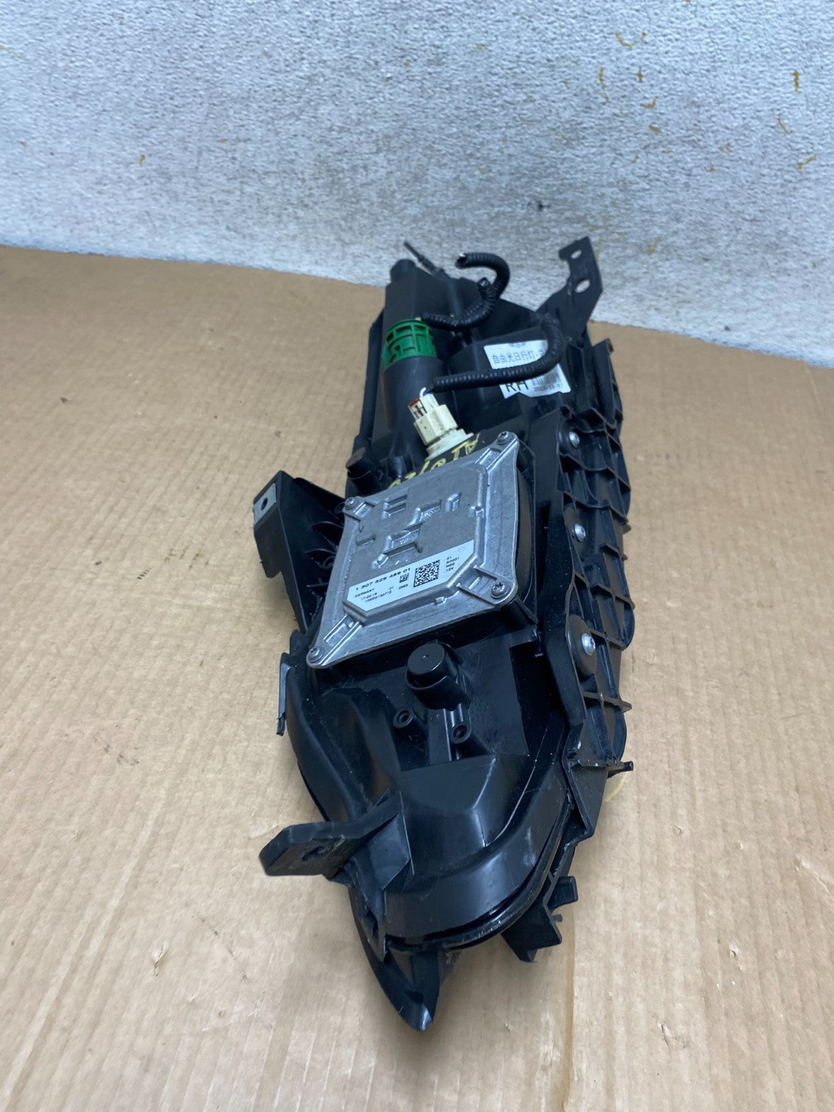 2014 - 2018 Jeep Cherokee Right Passenger RH Side LED Headlight AI6920 DW7