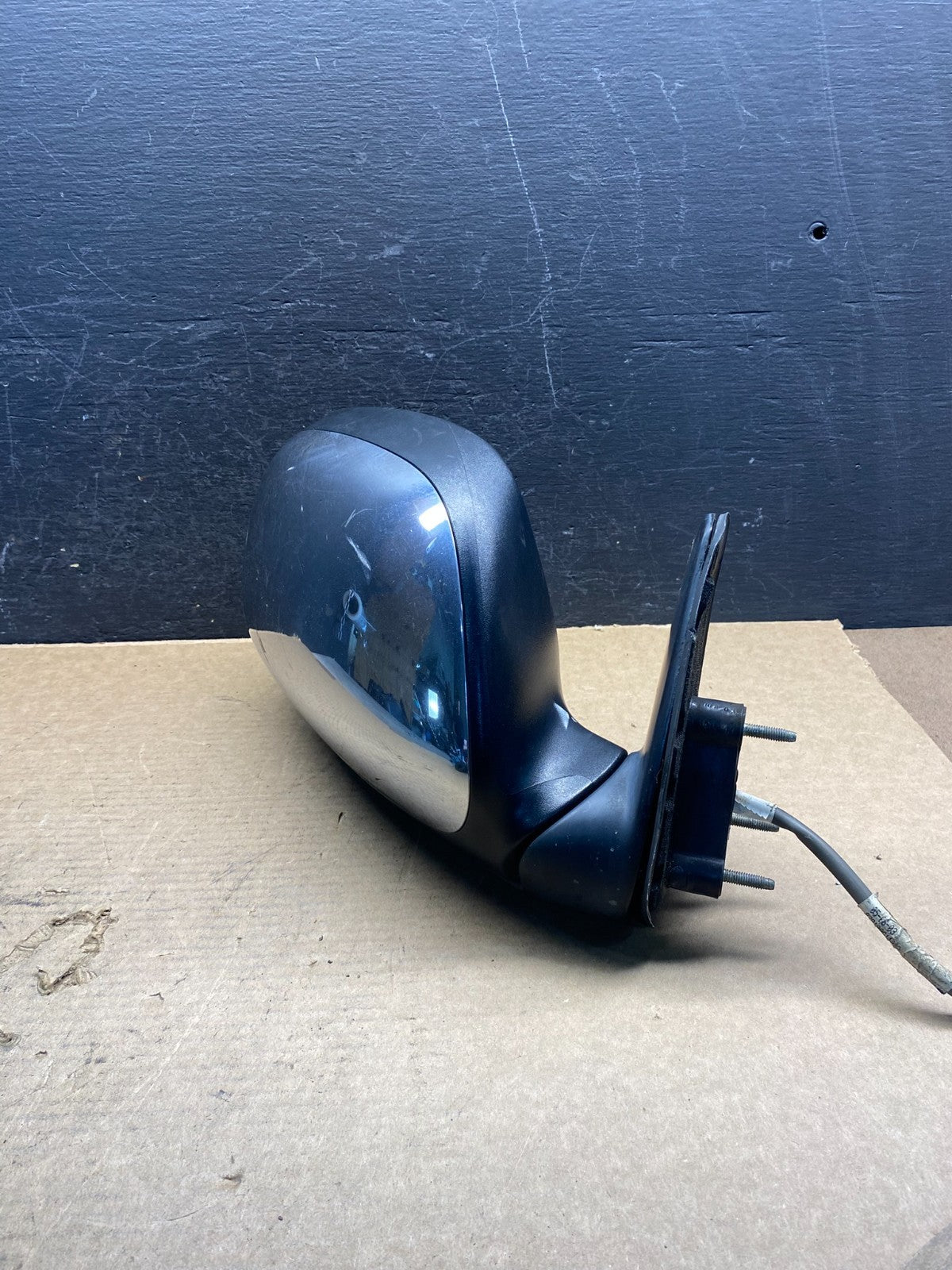 2001 to 2006 Toyota Sequoia Right Passenger RH View Door Mirror AD9932 DW2