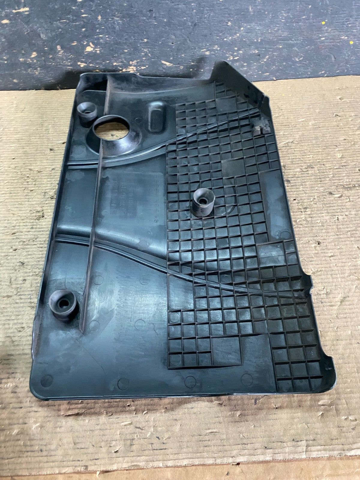 2004 to 2006 Mazda 3 DOHC 16 VALVE Engine Shield Top Cover Oem s3671 DG6