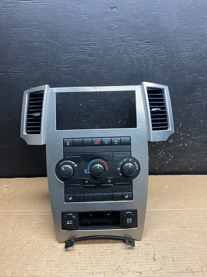 2008 to 2010 Jeep Grand Cherokee Center A/C Heater Climate Control OEM W2044 DG0