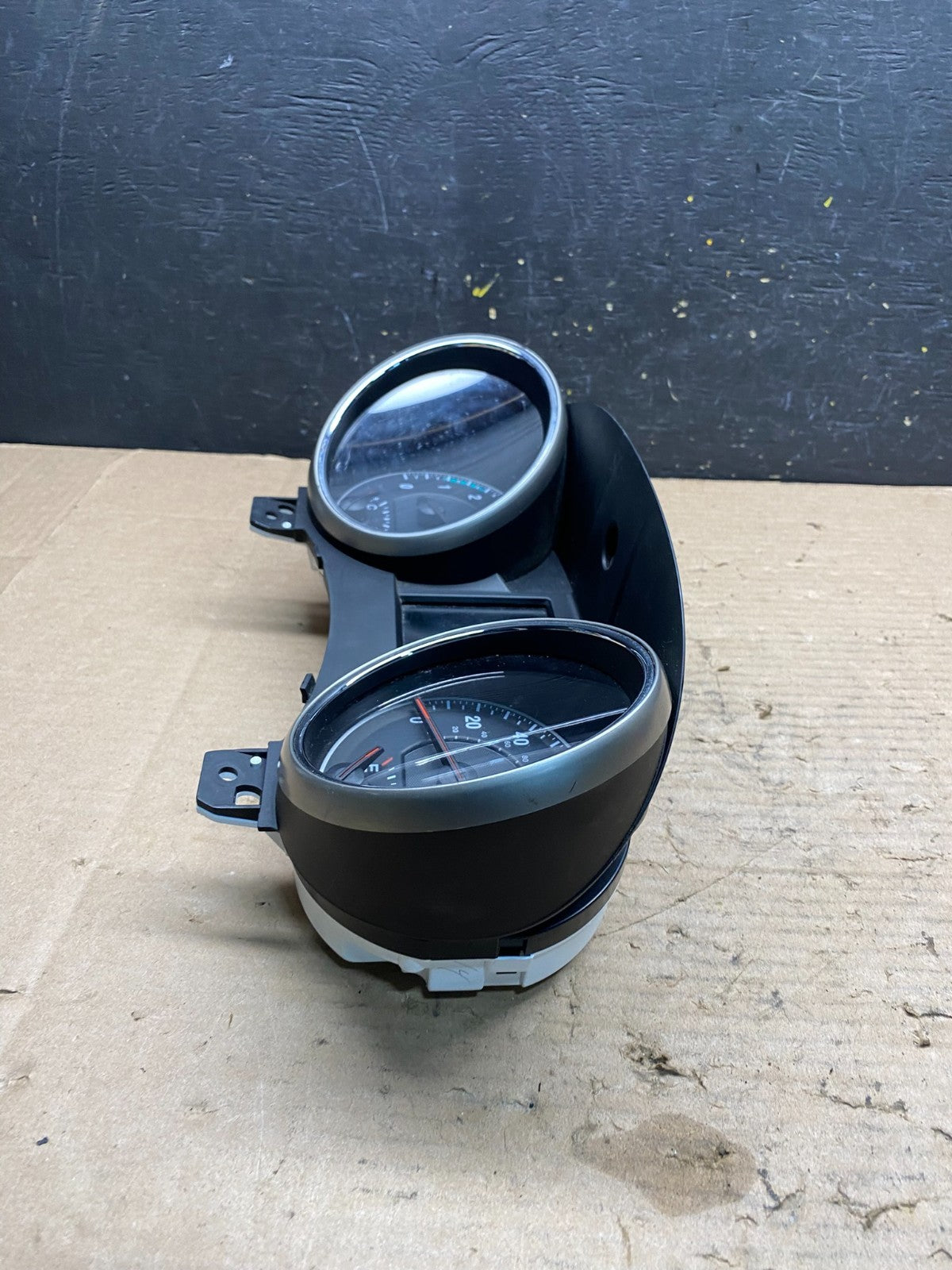 2012 Jeep Grand Cherokee 3.6L Speedometer Gauge Cluster OEM Q2661 DG2