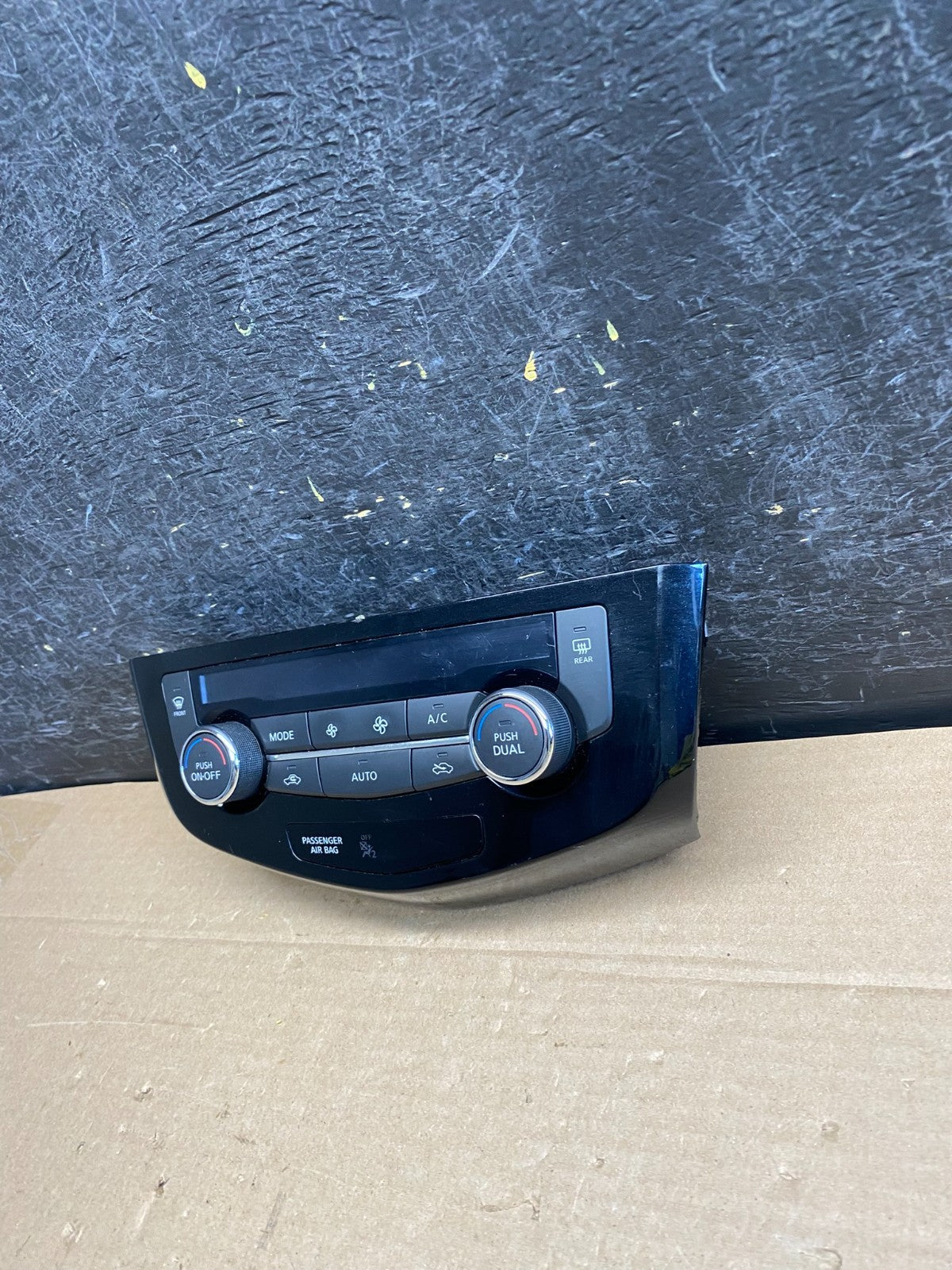 2017 to 2020 Nissan Rogue Heater Temperature AC Climate Control AG5226 DG2