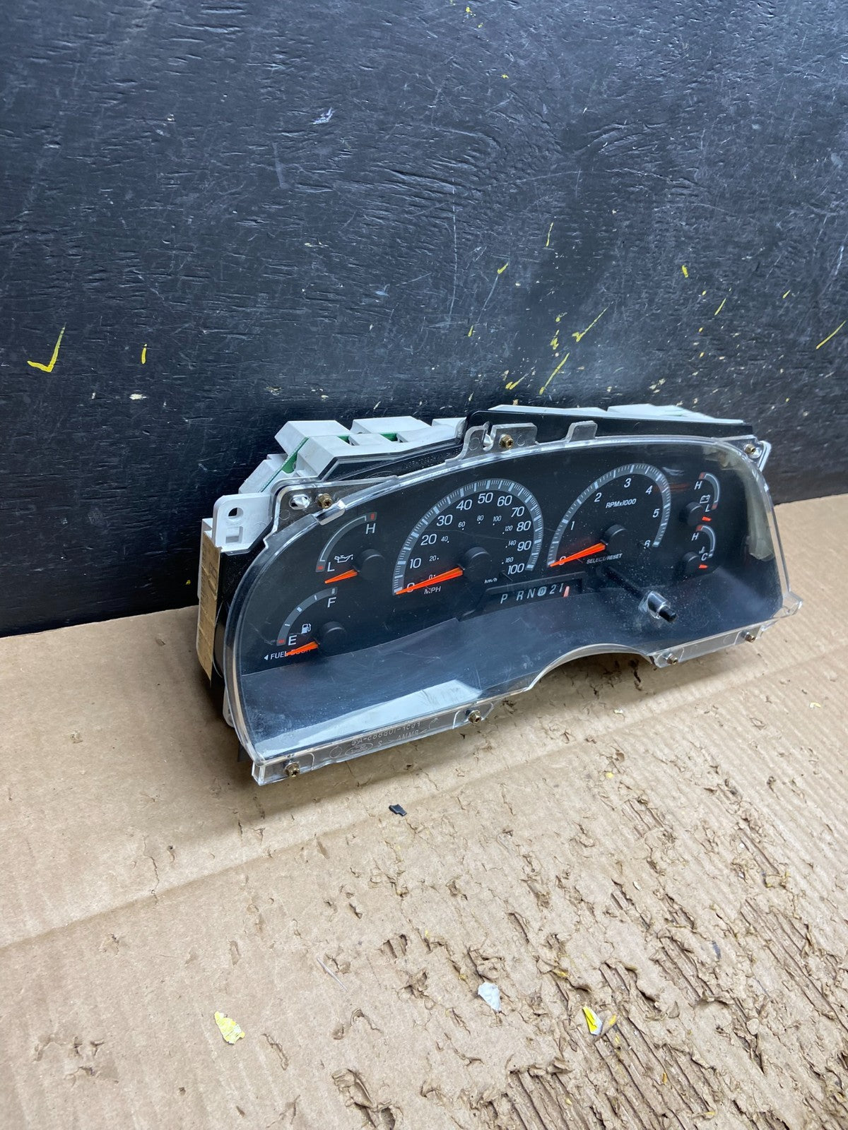 2000 2001 2002 Ford Expedition Speedometer Instrument Gauge Cluster Oem V7950 DG2
