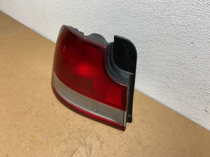 1994 1995 Hyundai Elantra Left Driver LH Tail Light ac3019 DG1