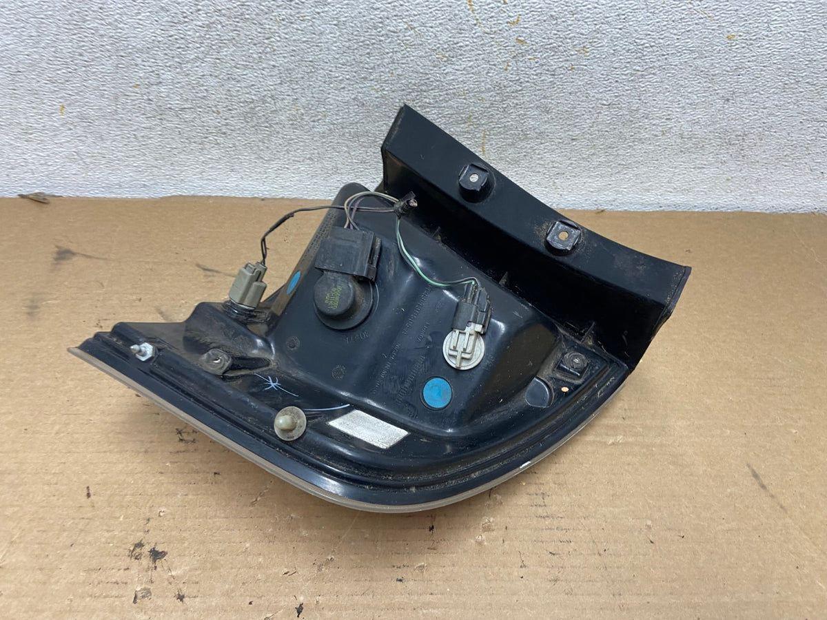 2007 to 2010 Ford Edge Tail light Left Driver Side AH4205 LK6