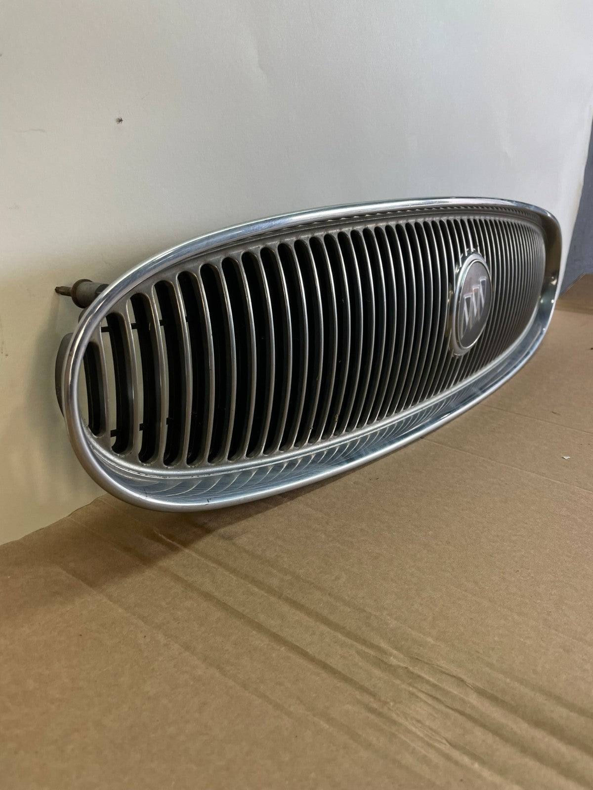 2000 to 2005 Buick Lesabre Front Chrome Upper Grill Grille AG3001 DG2