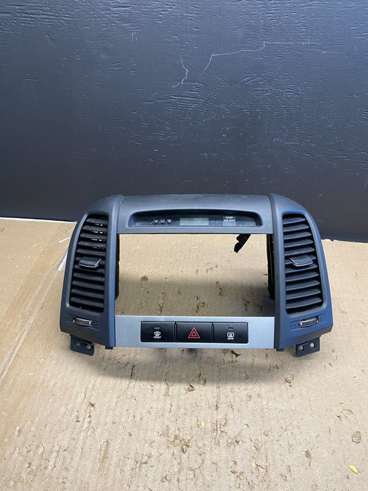 2007 to 2012 Hyundai Santa Fe Center Air Vent A/C Clock Bezel Trim OEM AB5678 DG0
